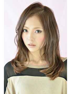 キキ(kiki) ミディアム×ナチュラルストレート