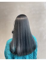 アパートメント オブ ソロン(The Apartment of Solon)&nbsp;ダークアッシュ×フェミニン美髪ロング