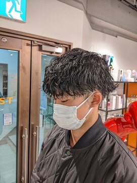 コワファーストナガサキシャンプーボーイ(COIFF1RST NAGASAKI SHAMPOO BOY) vマッシュ×ソフト波巻きスパイラルパーマ