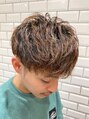 アラカワオム(homme) ストレートヘアもツイストスパイラルでイメージチェンジ