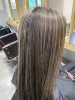 レオン(Re:ON)&nbsp;グレージュハイライトカラー