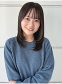 ミディアムレイヤー 暗髪グレージュ 透明感 内巻きワンカール