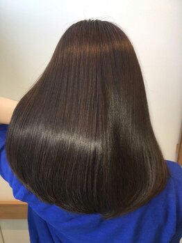 アールヘアーデザイン 御器所(r hair design)の写真/柔らかくナチュラルな仕上がりにリピーター続出☆トリートメント成分配合の薬剤でダメージレスが魅力◎