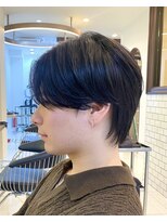 センターパートウルフ