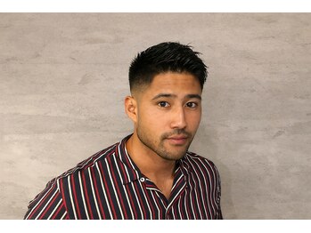 ザ バーバー ルイス(THE BARBER LUI'S)の写真/【平日22時迄/メンズ】ビジネスマンに欠かせない身だしなみだから朝のスタイリングも楽に★仕事帰りも◎
