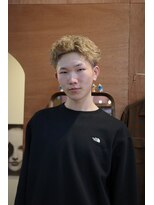 エディ(Edy)&nbsp;メンズパーマケアブリーチブロンド刈り上げスパイキーショート