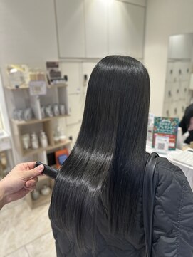 ケンジ 平塚 アネッタ(KENJE annetta) 艶髪ストレート　髪質改善カラー　髪質改善トリートメント