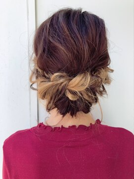 ネオリーブ シュシュ 神保町店(Neolive susu) シンプルパーティヘア