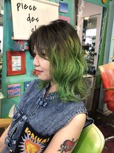 ピエスデシュブー(piece des cheveux) 切りっぱなし外ハネウェーブのミディアムヘア