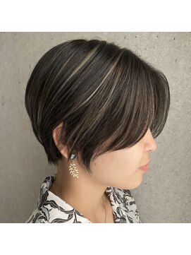 アオゾラヘアー フジサキグウ(AOZORA HAIR FUJISAKIGU) ハイライト×ショート×前髪なしショート