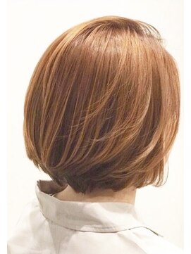 アジール(asile) 暖色系のショートボブ