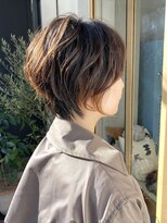 ニュイ(Nuii)&nbsp;癖毛をいかした、ニュアンスショートボブ♪