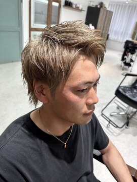 ロム(Rom.) 金髪ベージュ