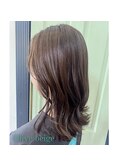 オリーブベージュ