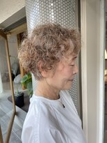 トナリ(tonari)&nbsp;ハイトーン　ハードパーマ