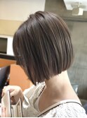 ボブ/グレージュ/ブリーチカラー