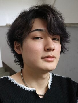 ノーエン(noen) センターパートメンズマッシュパーマニュアンスパーマ刈り上げ