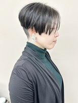 モリオ(morio)&nbsp;+刈り上げ女子ハンサムショート前下がりショートクール30代40代1