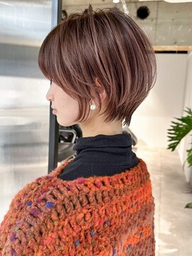 シオン(shion) 似合わせカットフェミニンロングマロンベージュ_ba543791