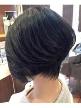 エスヘアー 名古屋 金山(es hair) 大人綺麗に☆前下がり丸みショートボブ♪