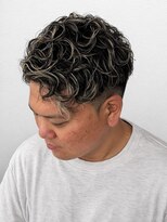 スター(STAR)&nbsp;【あま市メンズ】メッシュハイライト×ツーブロック波巻きパーマ