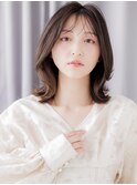 艶髪ダークグレージュくびれミディアムレイヤーカット30代Te1