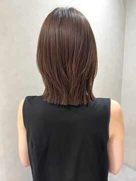 ハイヴィー(Hivi) オリーブブラウンカラー×くびれボブ