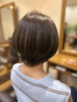 レトロポット(retropot)&nbsp;艶アッシュベージュ×耳にかけてもスッキリショート