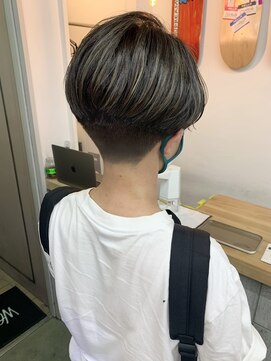 キューズ クラブ(cuz KLUB) 【cuzKLUB】カジュアルショート×コントラストアッシュ