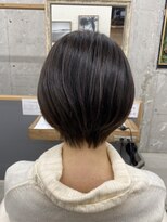 ユッカ エルア 武庫之荘南口(YUCCA elua)&nbsp;【elua 長田】ナチュラルブラウンベージュ×大人ショートボブ