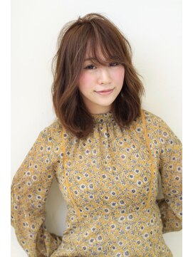 メレット(Meret) 〈Meret〉大人かわいいミディアムヘア