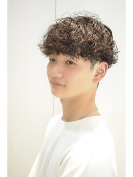 ヘアーアンドグルーミング ヨシザワインク(HAIR&GROOMING YOSHIZAWA Inc.) ツーブロック・爽やか・メンズ・スパイラルパーマ
