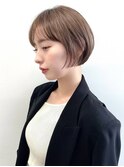 丸みショートボブ　シースルーバング　透明感　ベージュカラー