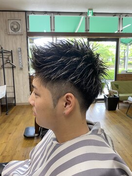 アールズ ヘア(R's hair) 金メッシュスパイキーショート　印西　barber