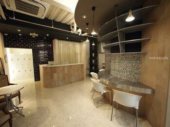 フリーク(freak)の写真/シーズントレンドを駆使したあなただけのカラーデザインを提案してくれるナチュラル系サロン。【freak】