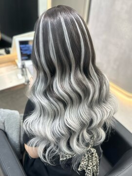 ラピス 福岡天神店(Lapis) エクステホワイトシルバーバレイヤージュ