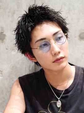 ライラ(Lyla) 舞い散るツイストスパイキーショート