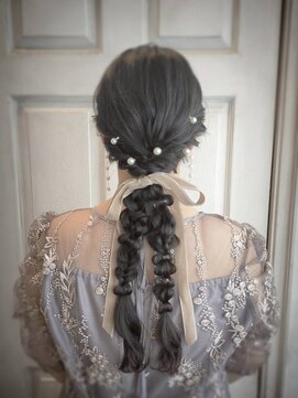 アロマ ヘアー ルーム 新宿3号店(AROMA hair room) パールリボン編み下ろし/華やかアレンジヘア/編み下ろし