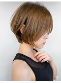 earthショートレイヤーボブミルクティー丸みショートボブ