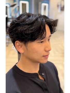 フィッティ 横須賀中央店(fiti) ニュアンスパーマ 刈り上げセンターパート メンズ 横須賀中央