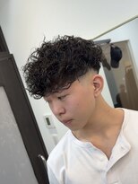 ファミリア 新宿(familiar) スペインカール×スキンフェード