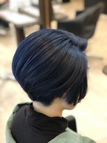 ヘアメイク アンテナ(hair make antenna) クールな色の襟足ギリギリ前下がりショート☆