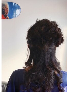 アーティー (artee) 編み込みハーフアップ