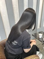 クーラ(Cura)&nbsp;【Cura原宿】湿気対策・美髪アルカリ矯正ロング・艶アッシュ