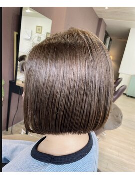 フレイズ(Frays) 艶ボブ　イルミナカラー　カーキブラウン