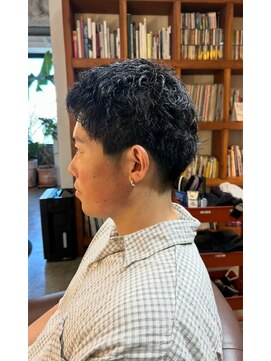 ビハインドザカーテン(BEHIND THE CURTAIN) 【セットが簡単】癖を活かしたスパイキーショート