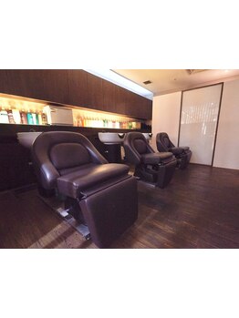 全メニューAVEDAオイルヘッドマッサージ付☆アロマオイルはその日の気分に合わせて香りが選べます。