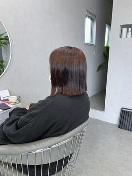 クロア(CHROA) 【レッドブラウン　　切りっぱなし前下がりボブ】