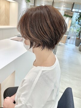 ステアケース ギンザセブン(stair:case ginza7) 丸みショートボブ耳かけナチュラル