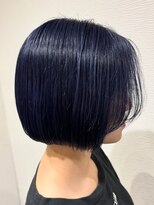 シェリー(Cherie) クールなブルーブラックボブ